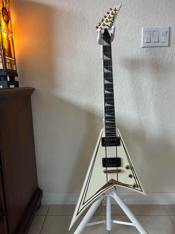 Brand New Jackson Pro Series Rhoads RRT3 Guitar With Case- Ivory