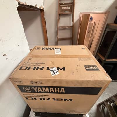 Yamaha DHR12M 1000-Watt Coaxial 12" Active Floor Monitor Loudspeaker 2021 - Present - Black image 2