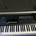 Yamaha DX7IIFD 16-Voice Synthesizer with Floppy Drive 1986 - 1989 - Black