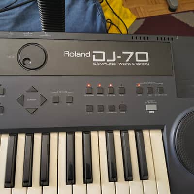 Roland DJ-70 - 1992 Digital Sampling Keyboard Scratch Wheel imagen 3