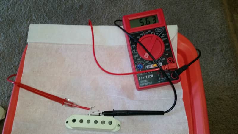 FENDER STRATOCASTER PICKUP 1979 Grey Bottom, meter read 5.63 image 1