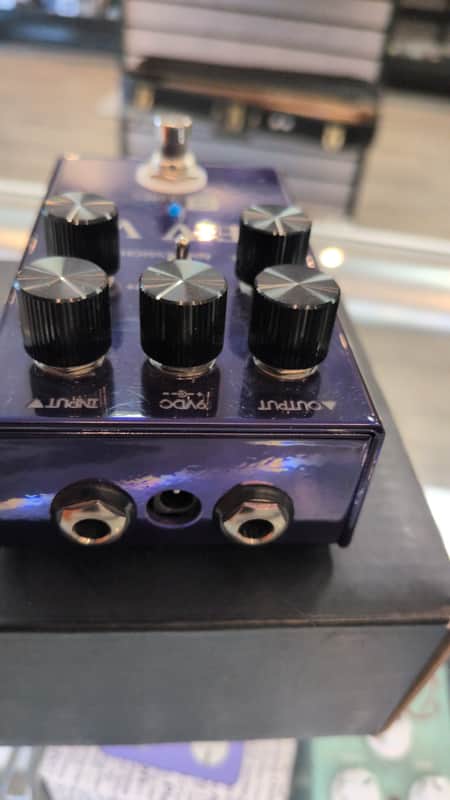 REVV G3 Distortion 2018 - 2021 - Purple image 1