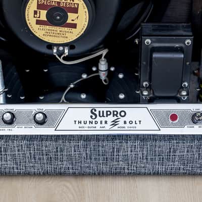 1965 Supro Thunderbolt S6420 Vintage 1x15 Tube Amp, Near-Mint w/ Jensen C15PS & USA Tube Set image 7