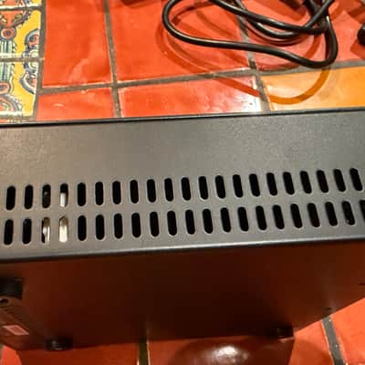 Universal Audio UAD-2 Satellite Thunderbolt 3 OCTO Core Desktop DSP Accelerator 2019 - Present - Gray - Excellent! image 6
