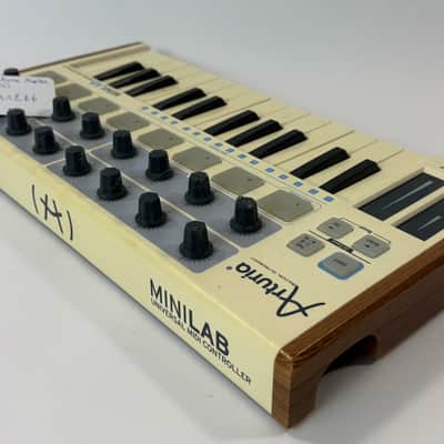 Arturia MiniLab 25-Key MIDI Controller image 4