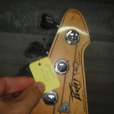 Peavey T40 Bass Guitar image 4