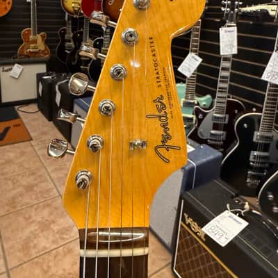 Fender American Vintage II 61 Stratocaster 2024 - 3 Color Sunburst image 3