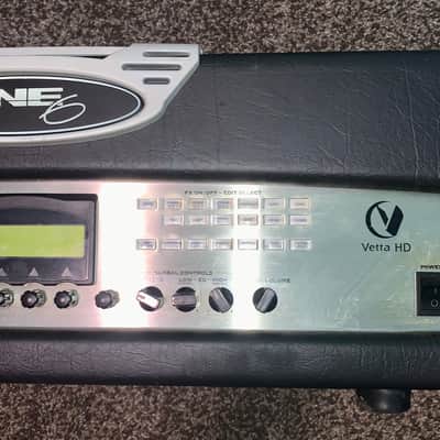Line vetta hd Stereo Digital Modeling Guitar Amp Head 2003 - 2010 - Silver image 3
