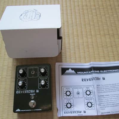 Mountainking Electronics Behemoth II bass preamp overdrive 2016 Green/Black image 2
