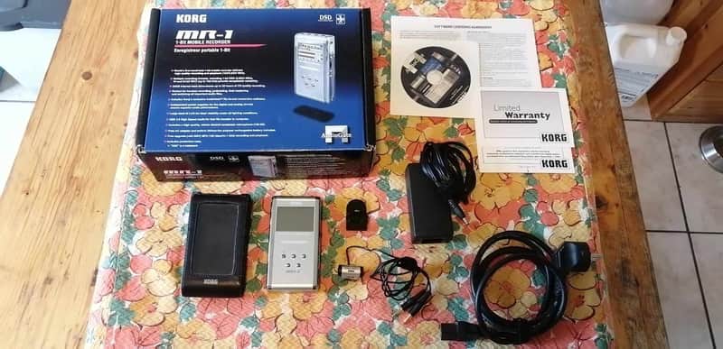 Korg MR-1 avec ses accessoires image 1