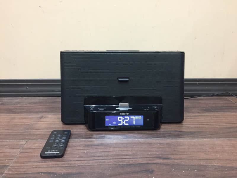 Sony ICF-CS15iP AM FM 30 Pin Audio Docking System Clock Alarm Radio with Remote image 1