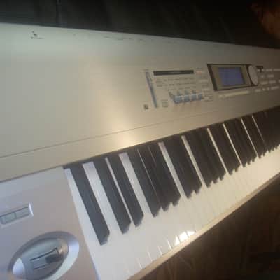 Korg Triton LE 88 key Synthesizer