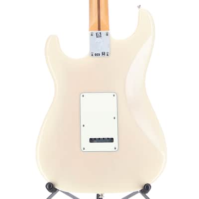 Fender Certified Pre-Owned Player II Stratocaster HSS, Rosewood Fingerboard, White Blonde (K10) (30905) image 2