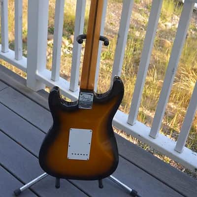 Fender Limited Edition 40th Anniversary 1954 Reissue Stratocaster with Maple Fretboard 1994 - 2-Color Sunburst image 5