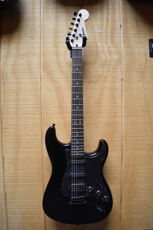 Squier FSR Bullet Stratocaster HT HSS 2020 - Black Metallic image 1