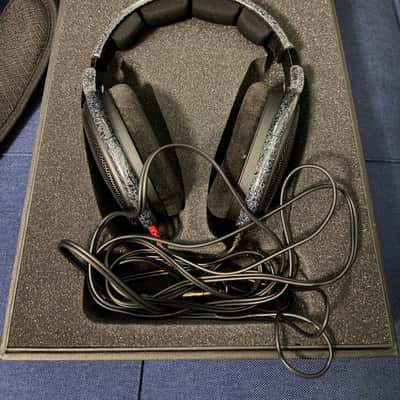Sennheiser HD 600 Professional Headphones 2010s - Black image 1