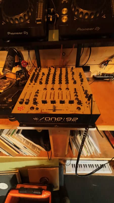Allen & Heath XONE:92 Professional 6-Channel DJ/Club Mixer
