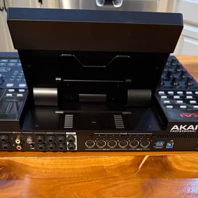 Akai MPC X with Box excellent condition image 4