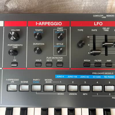 Roland Juno-X 61-Key Programmable Polyphonic Synthesizer 2022 - Present - Black Bild 6
