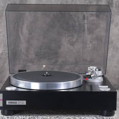YAMAHA GT-750 Direct Drive Record Player Turntable in Very Good Condition image 2
