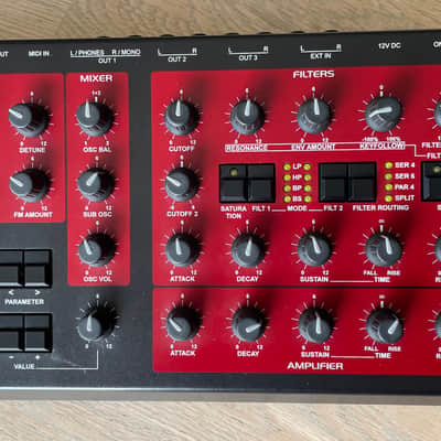 Access Virus A Desktop Digital Synthesizer 1997 - 1999 - Black / Red image 10