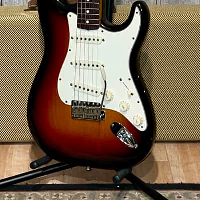 1984 Fender American Vintage Reissue AVRI '62 Stratocaster 3-Tone Sunburst (Fullerton Plant) Includes OHSC & Pro Setup ! image 21