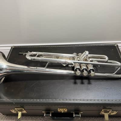 Yamaha YTR-6345S - Professional Bb Trumpet - Silver-plated w/ Case & MP image 2