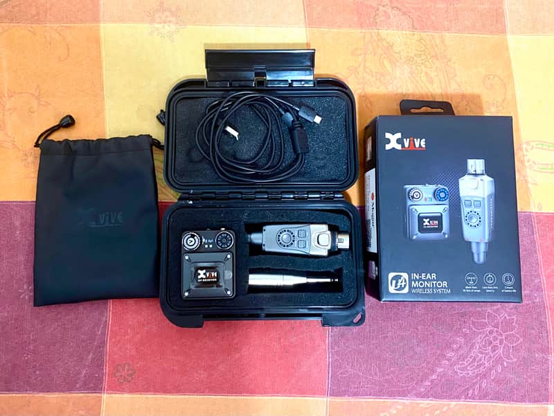 Xvive U4 Wireless In-Ear Monitor System 2019 - 2020 - Black image 1