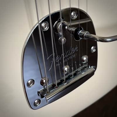 Fender Vintera '60s Jazzmaster Olympic White with Pau Ferro Fretboard image 16