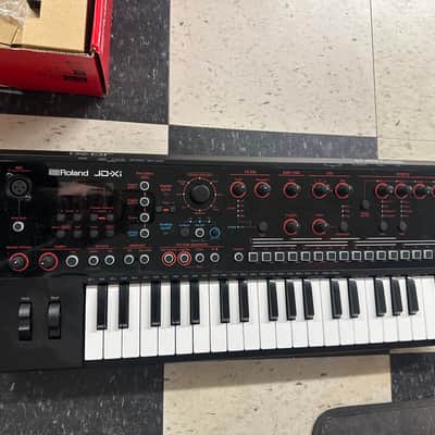 Roland JD-Xi 37-Key Analog/Digital Crossover Synthesizer | Reverb
