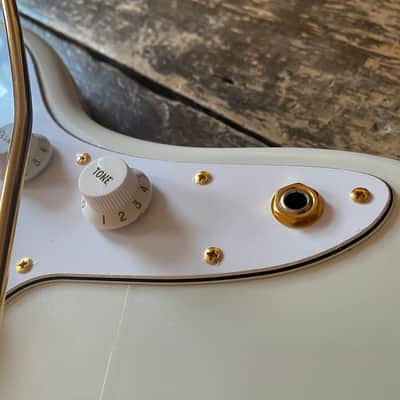 Fender Japan Traditional 2025 Ltd Edition Collection '60s Jazzmaster White Pearl w/ Matching Headstock image 10