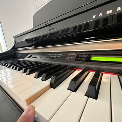 Yamaha Clavinova CLP380 - Polished ebony image 5