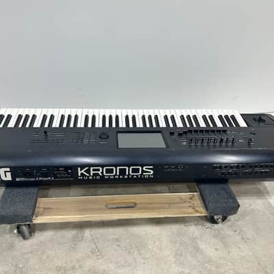 Korg KRONOS 72-Key Digital Synthesizer Workstation 2014 - Present - Black/Wood image 2