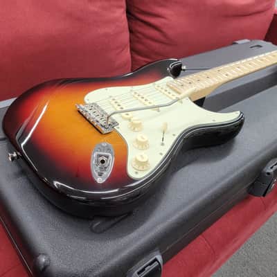 Fender American Professional Stratocaster with Maple Fretboard with Case 2020 - 3-Color Sunburst image 12