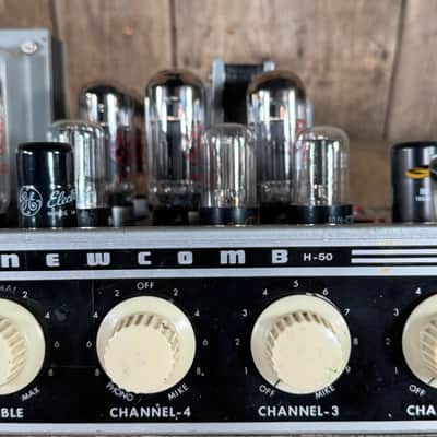 Newcomb H-50 PA head guitar amp 1950's - Silver image 19