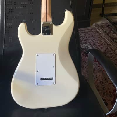 Fender Squier Stratocaster Affinity Series 2023 - Bianco image 2