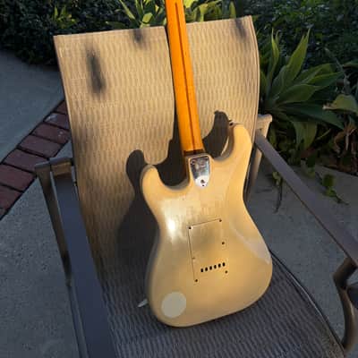 Fender Japan squire mid 80's - aged white image 2