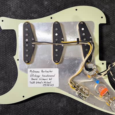 MyDream Stratocaster Custom Built - Relic Pink over Black Gilmour image 11