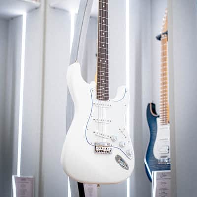 Fender Japan LTD HYBRID II STRAT RW BLANC image 1