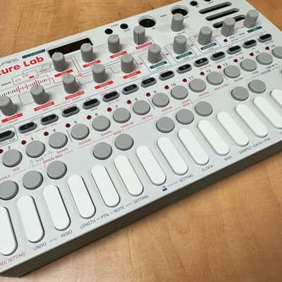 Sonicware Liven Texture Lab 27-Key Sampling Groovebox 2023 - Present - Silver image 3