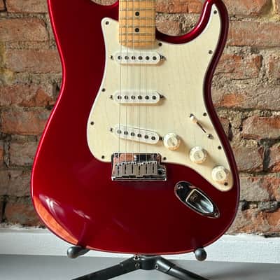Fender American Standard Stratocaster with Matching Headstock, Maple Fretboard 1995 - Candy Apple Red image 3
