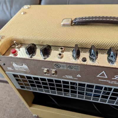 Peavey Delta Blues 115 30W 1x15 Guitar Combo Amp - Tweed image 10