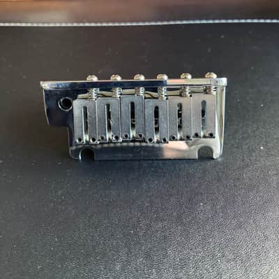 Fender 099-2050-000 American Series Stratocaster Tremolo Bridge Assembly 2010s - Chrome image 2