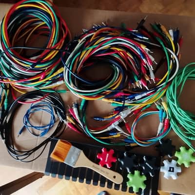 144 patch cables+ accessories image 1