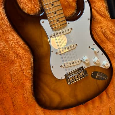 Fender 75th Anniversary Commemorative Stratocaster 2021 - 2-Color Bourbon Burst image 3