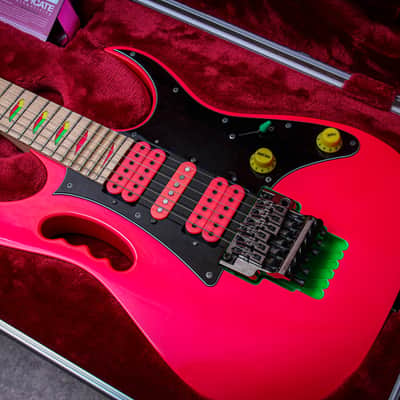 IBANEZ MIJ JEM777-SK Limited Edition 30th Anniversary Steve Vai Signature "Shocking Pink + Maple" (2017) image 2