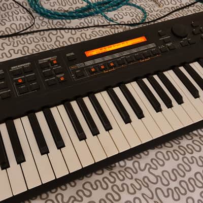 Roland XP-30 61-Key 64-Voice Expandable Synthesizer 1999 - 2004 - Black image 11
