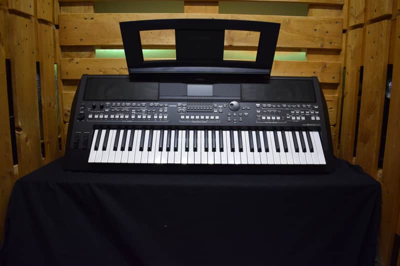 Yamaha PSR-SX600 Workstation Entertainer Keyboard with Top-Notch Sounds & Styles image 1