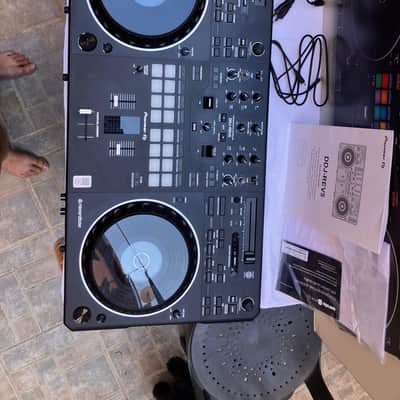 Pioneer DDJ-REV5 2-Channel DJ Controller 2023 - Present - Black image 7