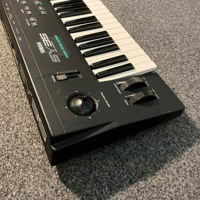 Yamaha SY35 Dynamic Vector Synthesizer 1980s, Digital Polyphonic Multitimbral image 7